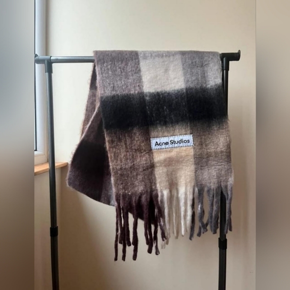 Acne Studios Scarf - Picture 2 of 4